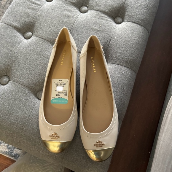 Coach slip ons 7.5 - Picture 1 of 3